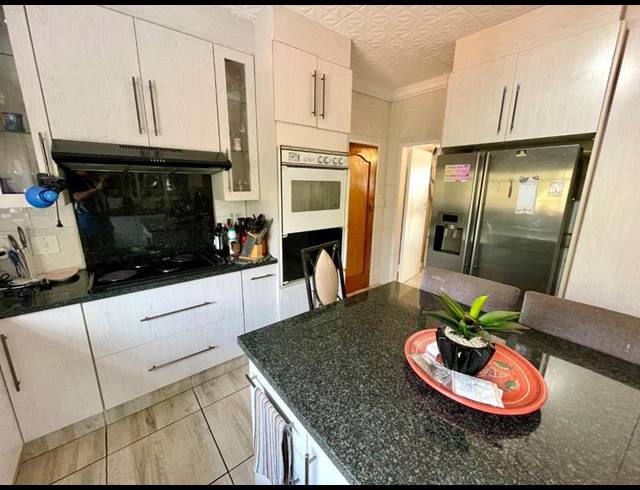 3 BEDROOM HOUSE FOR SALE IN SILVERFIELDS